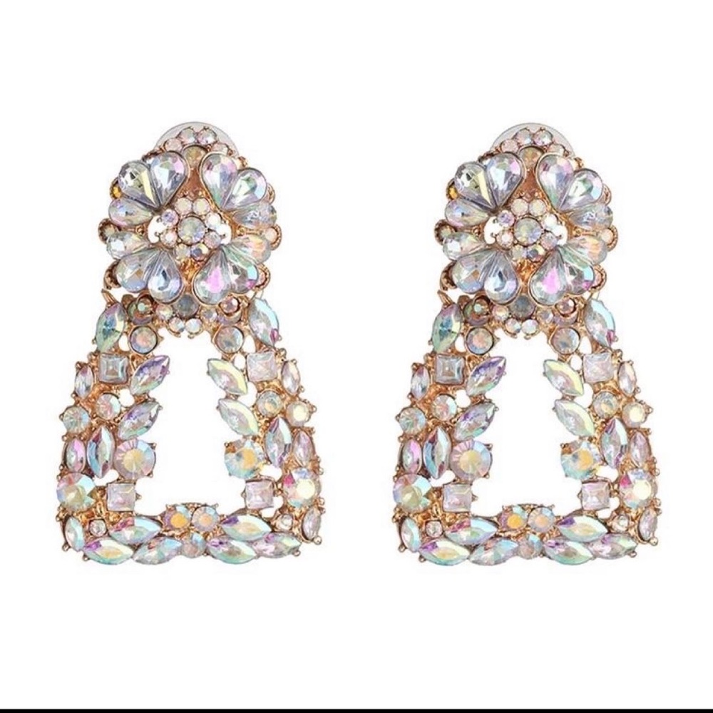 TRENDY FASHION EARRINGS